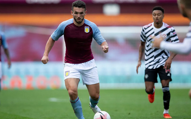 詹姆斯关键篮板抢断助球队逆转（詹姆斯关键抢板抢断助队完成逆转）