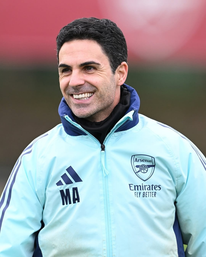 阿莫林明确奥纳纳在曼联已经没有未来。（阿莫林称奥纳纳在曼联已无位置）