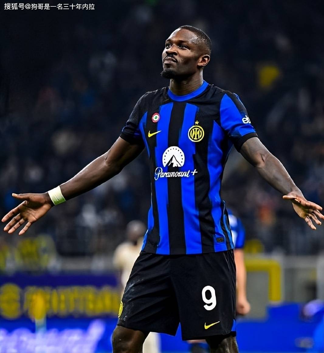 11月25日，2025浪琴表国际马联场地障碍世界杯中国联赛总决赛成都站新闻发布会在成都举行。（2025浪琴表国际马联场地障碍世界杯中国联赛总决赛成都站新闻发布会于11月25日在成都举行）