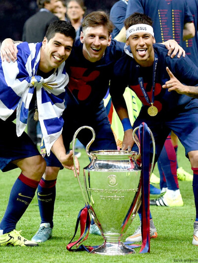 干哪去了？欧冠黄潜vs哥本哈根赛前播放欧联杯主题曲（欧冠之夜乌龙：黄潜vs哥本哈根赛前误播欧联杯主题曲）