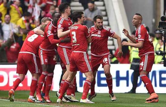 杰伦·布朗：利用防守牵制力，为队友创造进攻机会（杰伦·布朗：以防守吸引力为队友撬开进攻空间）