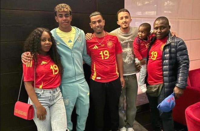 迪格雷戈里奥：库普踢左中卫？强大的球员能在任何位置上踢球（迪格雷戈里奥谈库普踢左中卫：强者能适应任何位置）