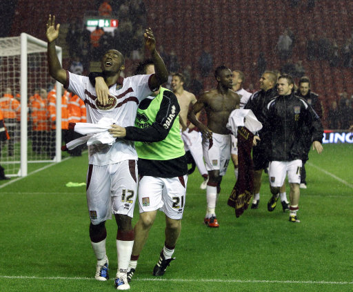 每体：巴萨接近签下埃及17岁前锋阿卜杜勒卡里姆（每体：巴萨有望敲定埃及17岁锋线新星阿卜杜勒卡里姆）