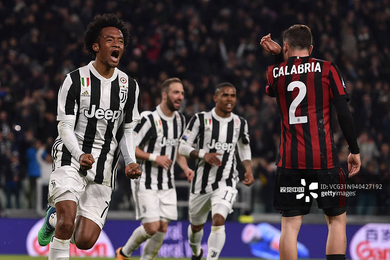 PTSD了？当值德国籍VAR裁判提醒主裁河南队后卫用手阻挡射门（又触发PTSD？德国籍VAR提示主裁：河南后卫手球封堵射门）