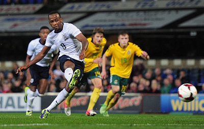 记者：内马尔已正常参加训练，能够参加周六桑托斯的保级战（记者称内马尔已恢复正常训练，周六可出战桑托斯保级大战）